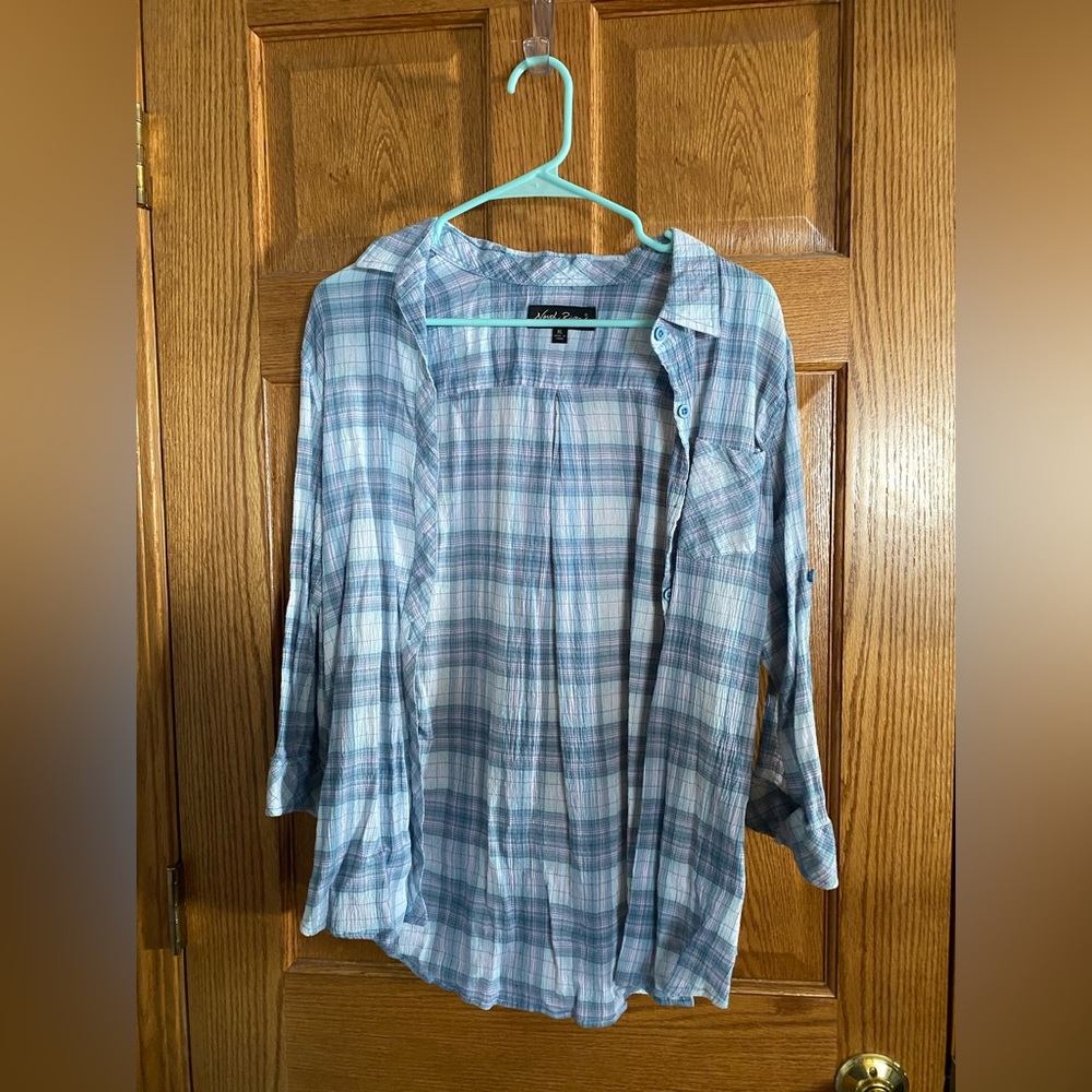 Light Blue,Pink, and White Button Up North River Flannel